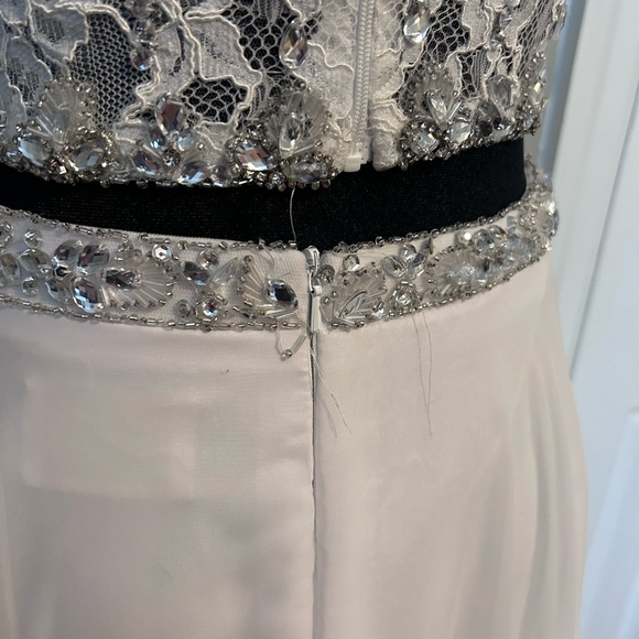 Two piece white formal gown size 4 - Picture 6 of 8